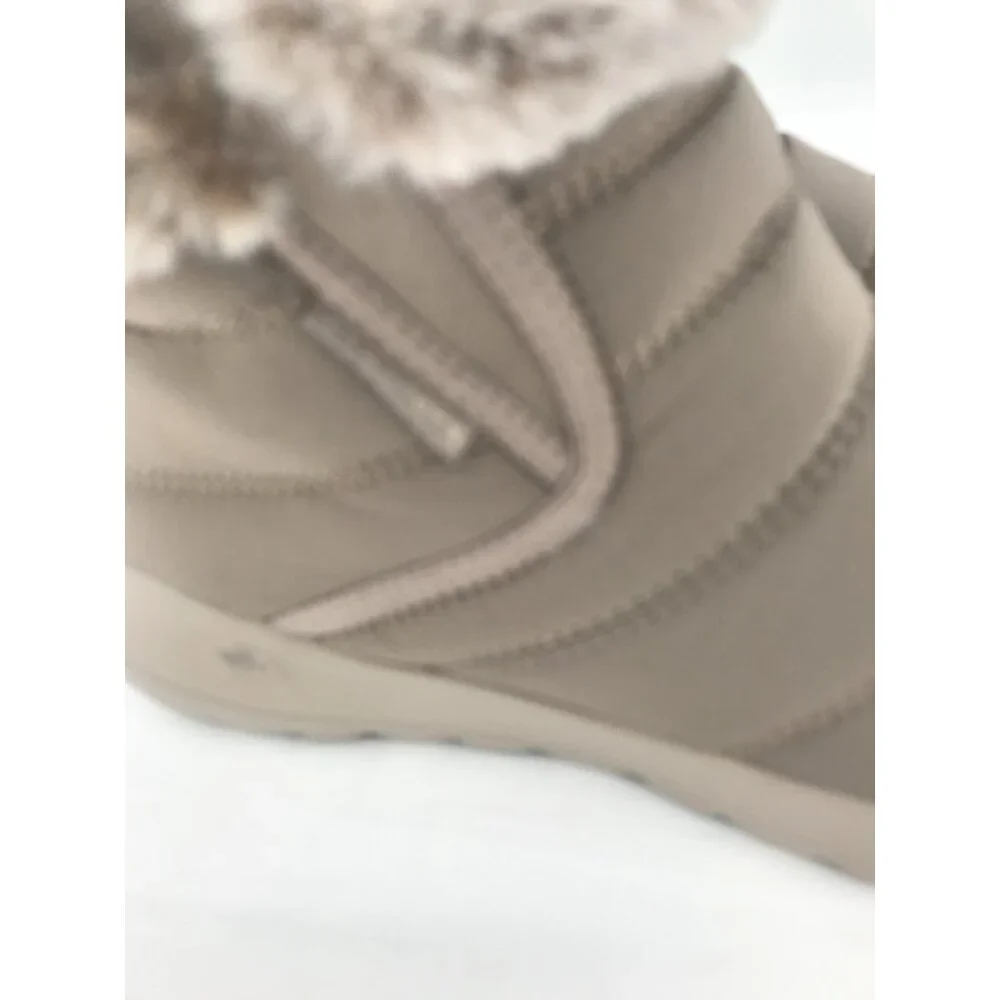 Skechers Womens Size 9 Boots Go Walk Air Cooled Goga Mat Taupe Walking Faux‎ Fur